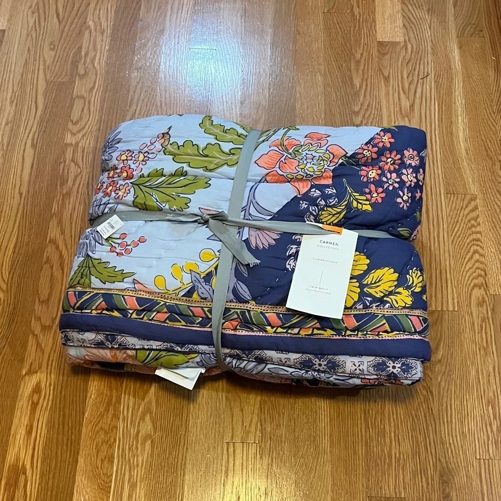 Anthropologie Carmen Cotton Handcrafted Floral Quilt Size Twin NWT